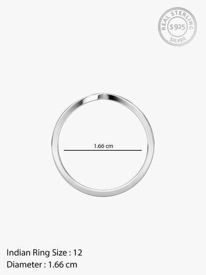 Silver Sleek Vanki Ring