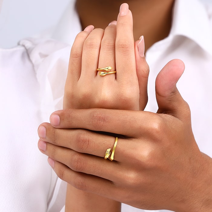 Golden Hug Me Beautiful Couple Rings