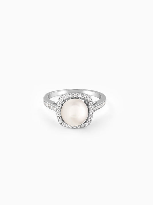 Silver Pearl Stunner Ring