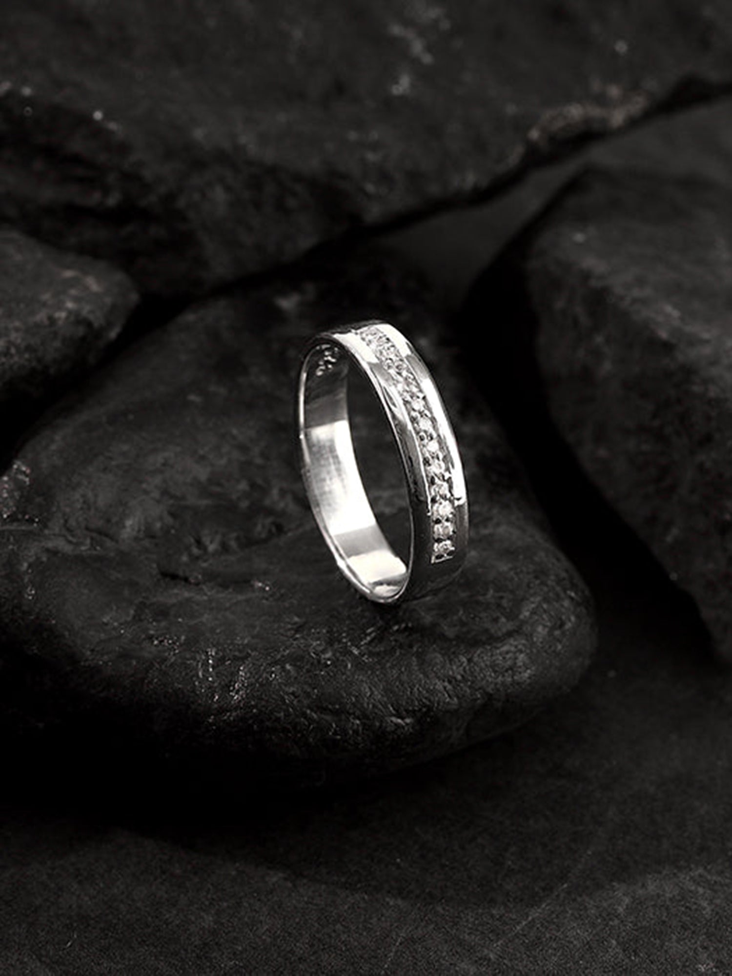 Rabel Rind Buy Silver Ring for Men at Best Price| Men's Silver Wedding Ring – GIVA ...