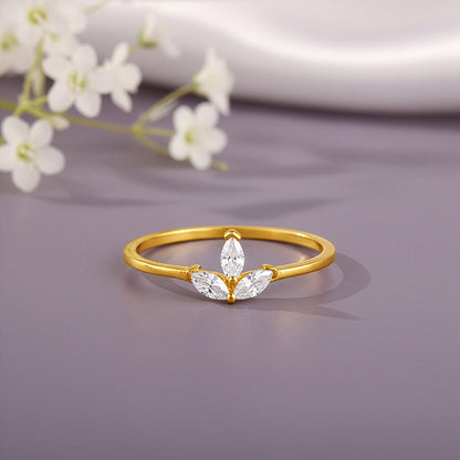 Golden Trinity Gleam Ring