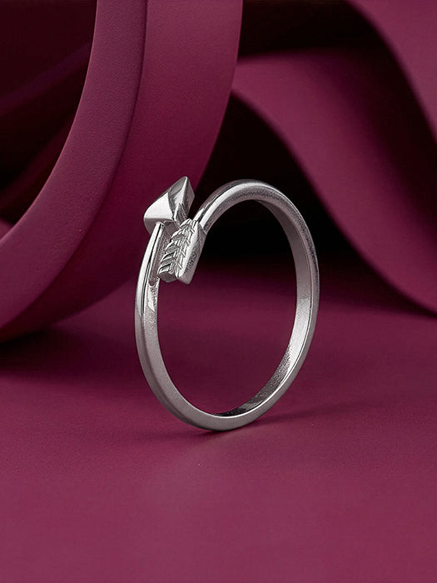 Silver Classy Arrow Ring