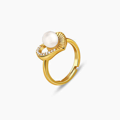Kriti Sanon Golden Pearl Pulse Heart Ring