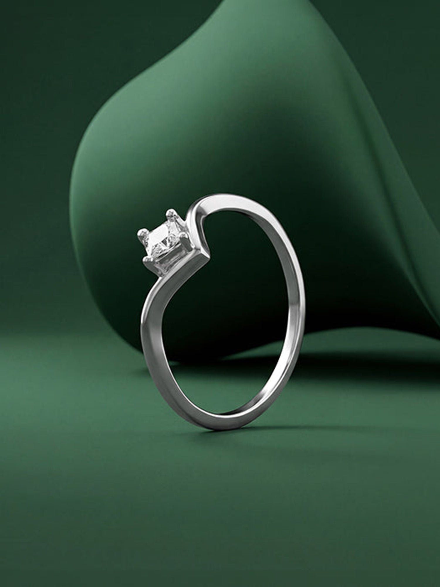 Silver Eterna Prism Ring (Size 12)