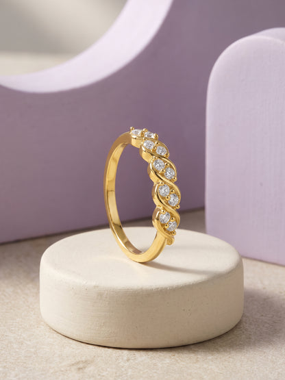 Golden Evelise Twist Ring (Size 12)