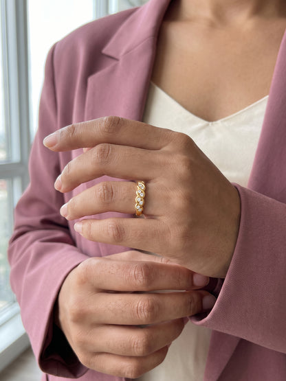 Golden Evelise Twist Ring (Size 12)