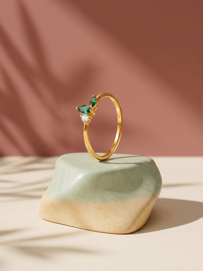 Golden Emerald Vine Ring (Size 12)