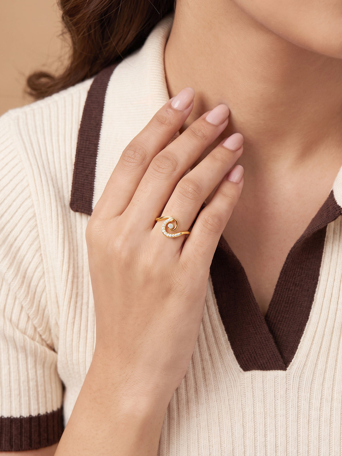 Golden Resplendant Curl Ring (Size 12)