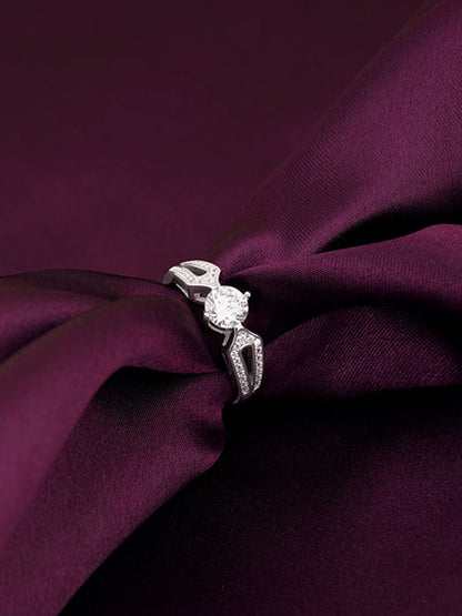 Kriti Sanon Silver Zircon Elegant Loop Ring