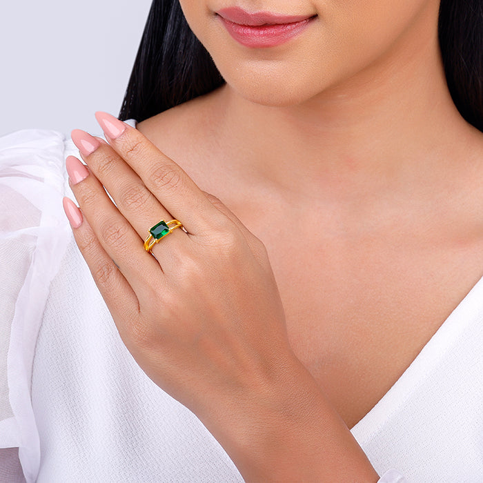 Raw Emerald Ring Gold, May Birthstone Ring, Raw Gemstone Ring, Solitaire  Ring, Stacking Ring, Gold Ring, Round Stone Ring, Boho Ring