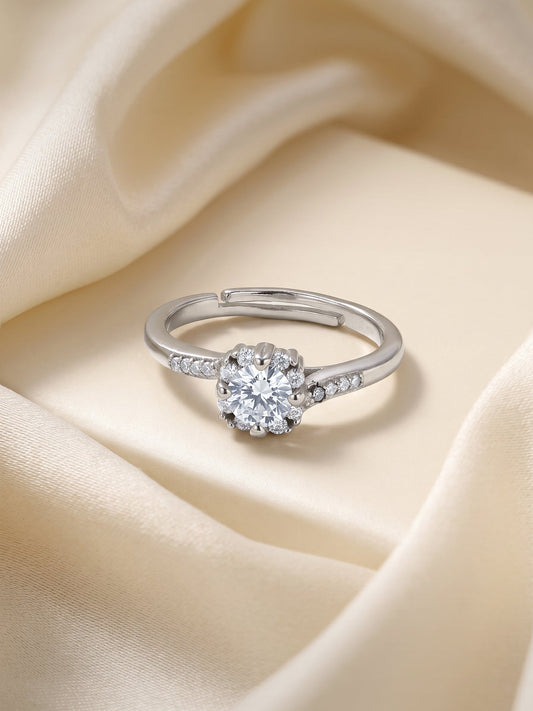 Kriti Sanon Silver Zircon Twist Ring