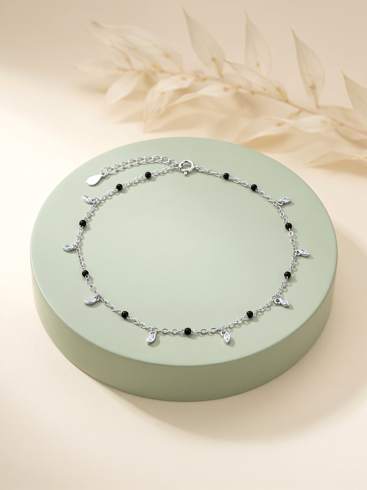 Silver Leafy Stunner Anklet