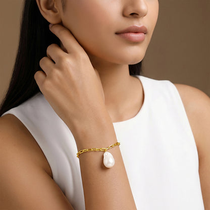 Golden Katharine Pearl Bracelet