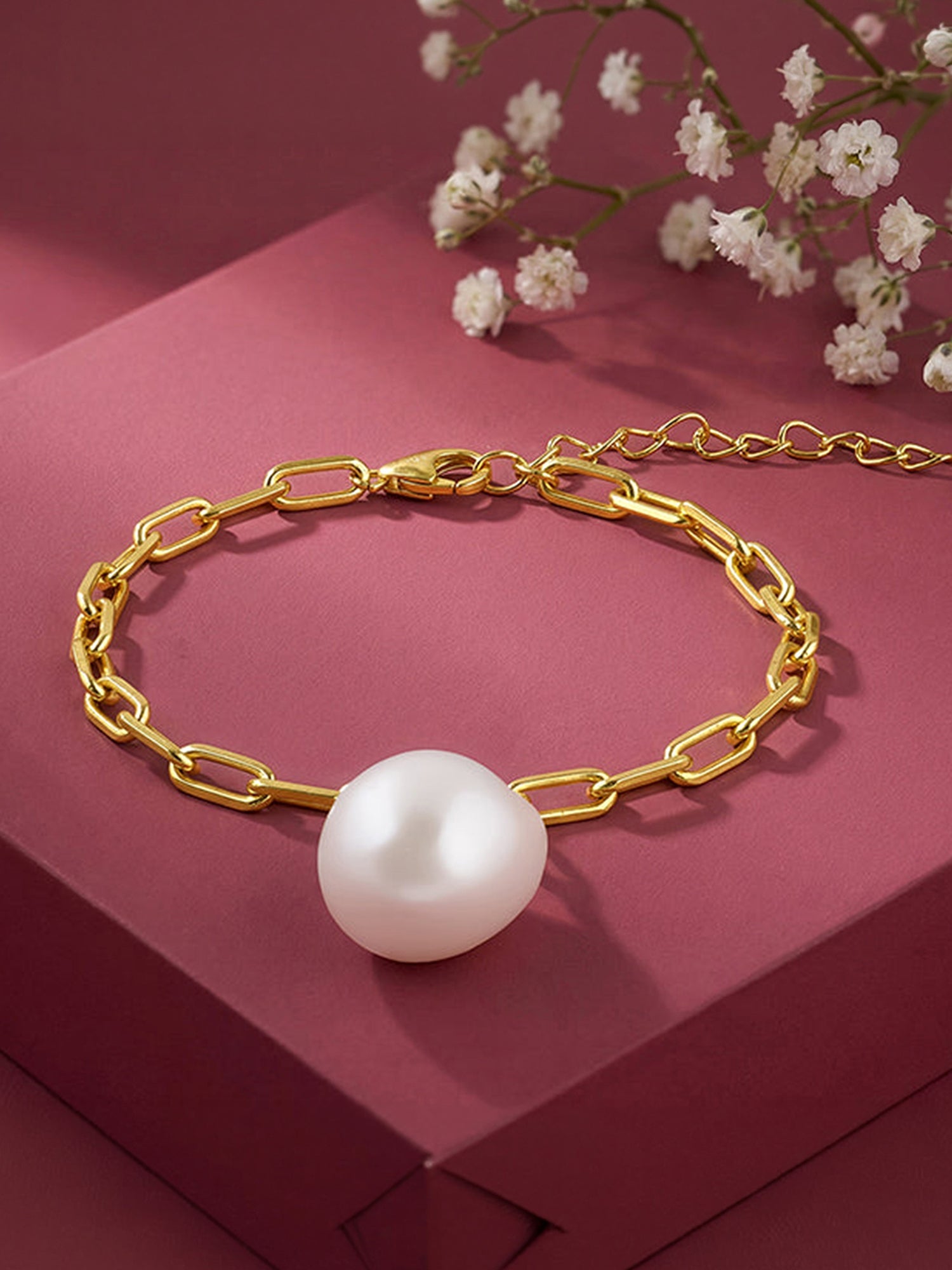 Golden Katharine Pearl Bracelet