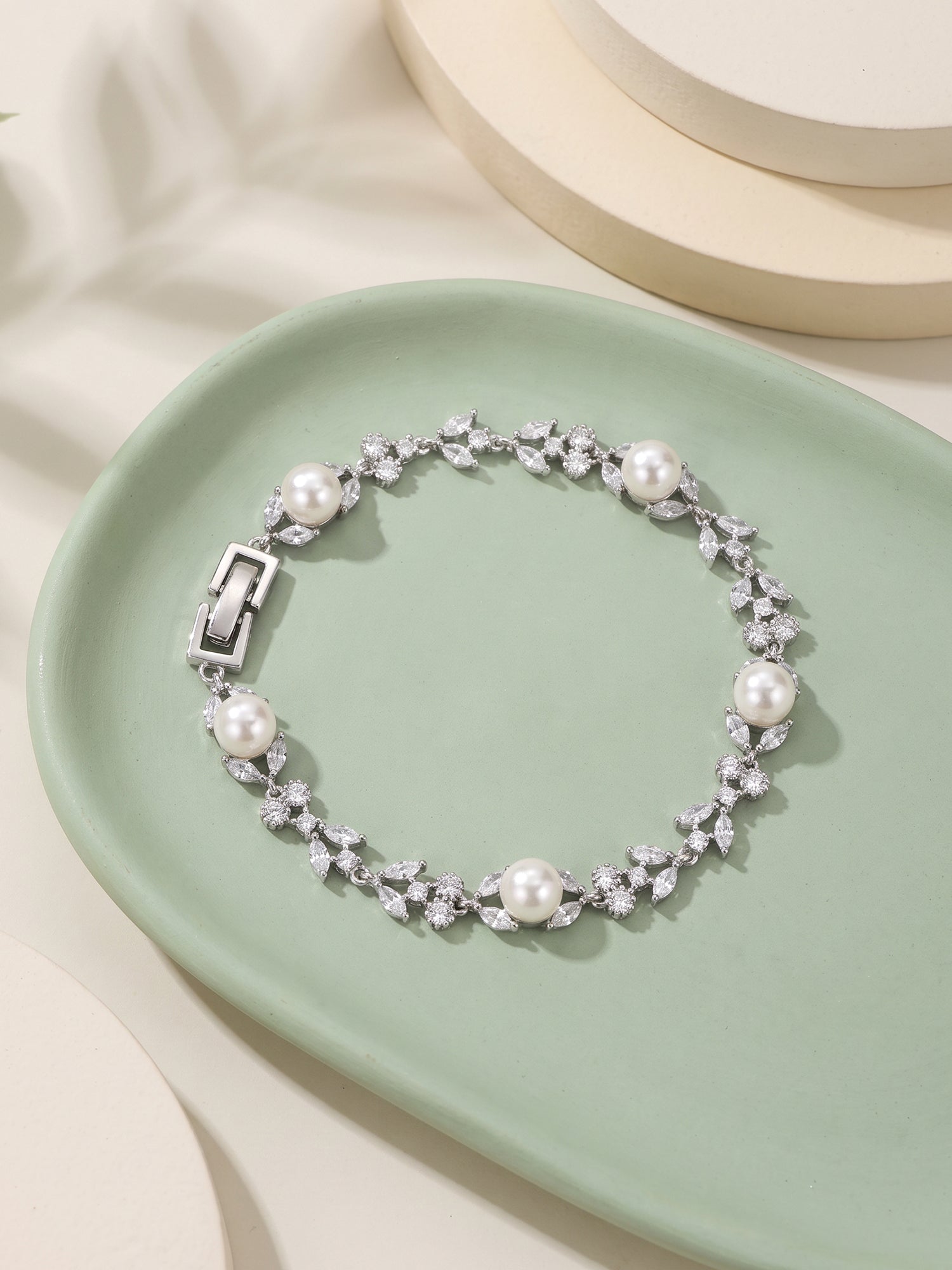 Silver Crawford Pearl Bracelet (Size 5.57)
