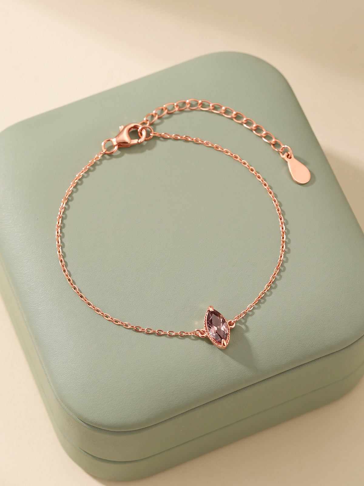 Rose Gold Classic Pear Bracelet