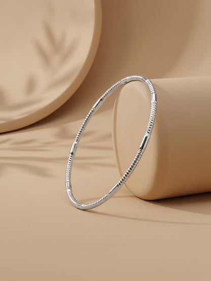 Silver Vanya Classic Bangle (Size 2.6)