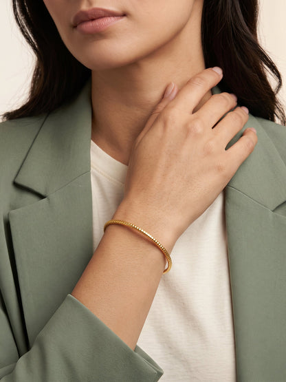 Golden Minimal Vibe Bangle (Size 2.4)