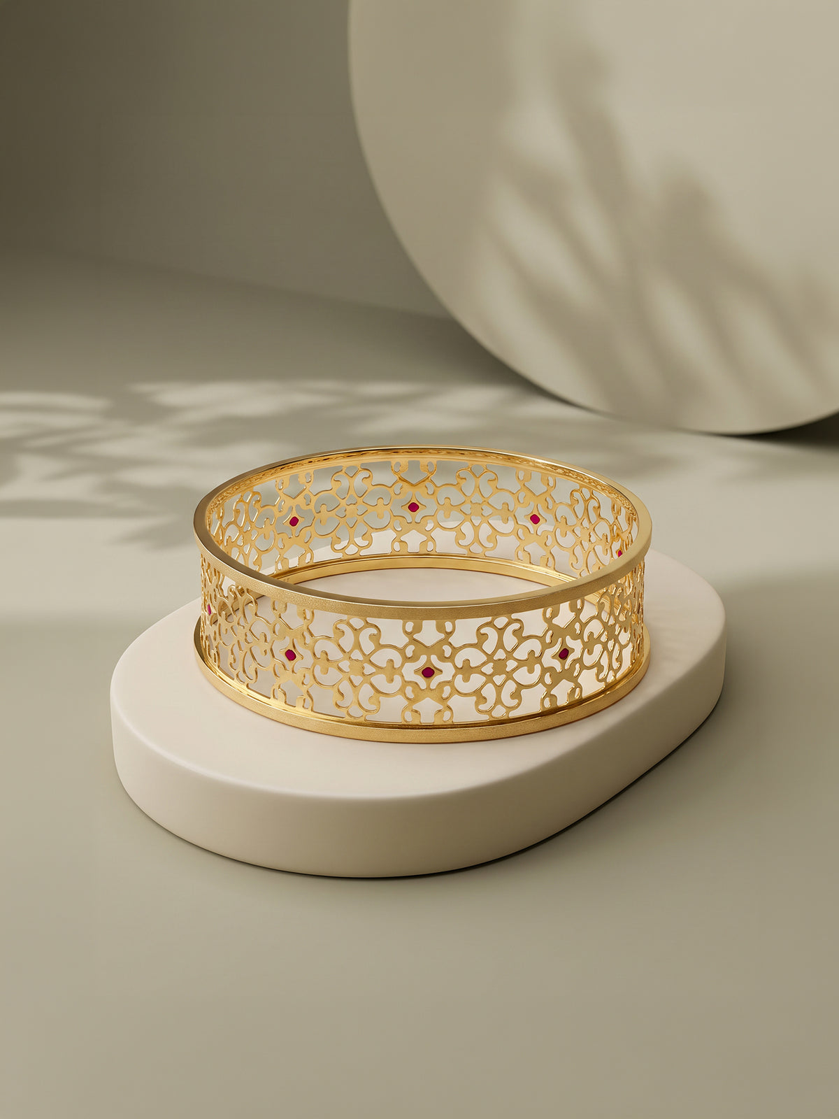 Golden Freydis Bangle (Size 2.4)