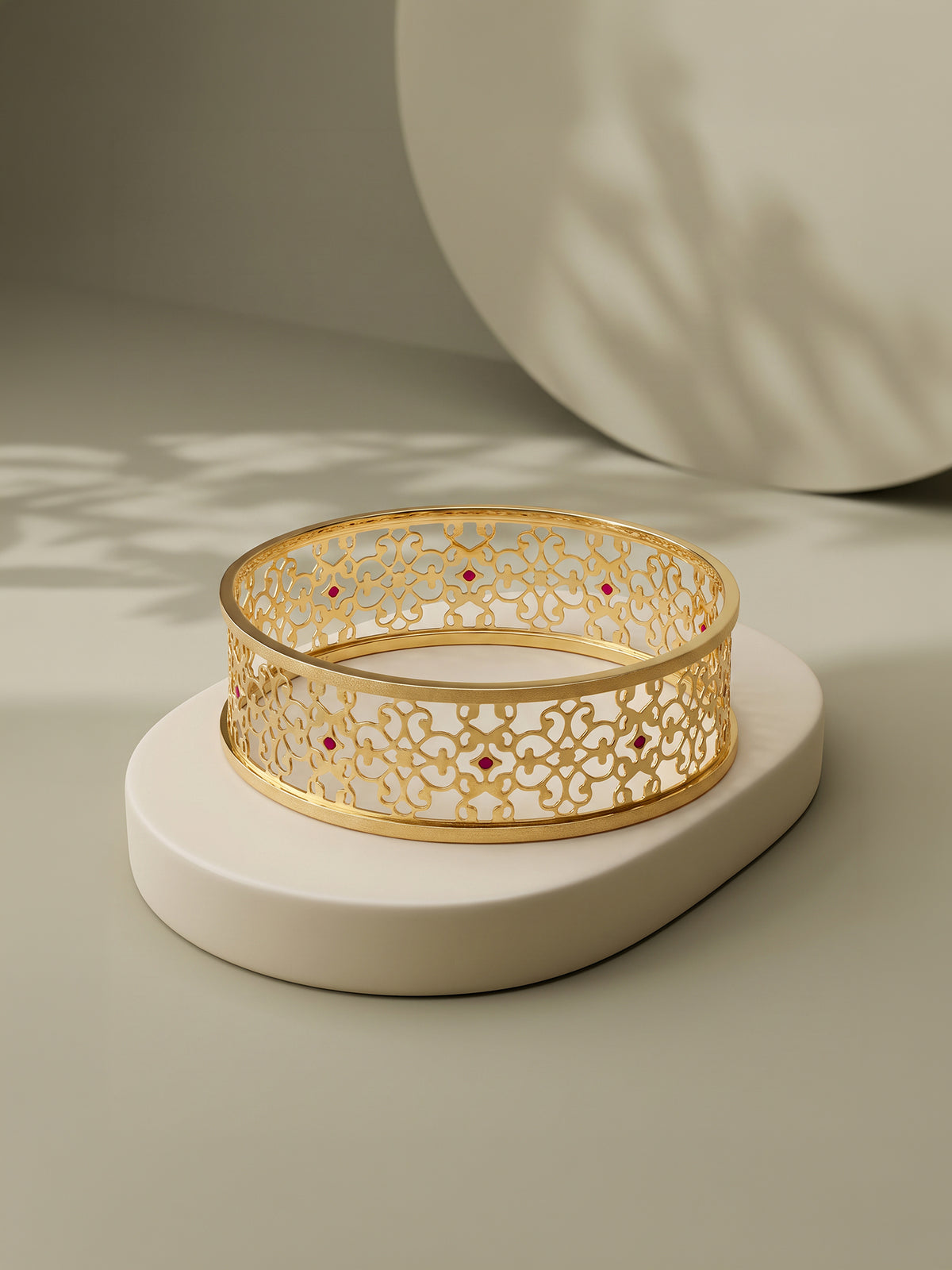 Golden Freydis Bangle (Size 2.6)