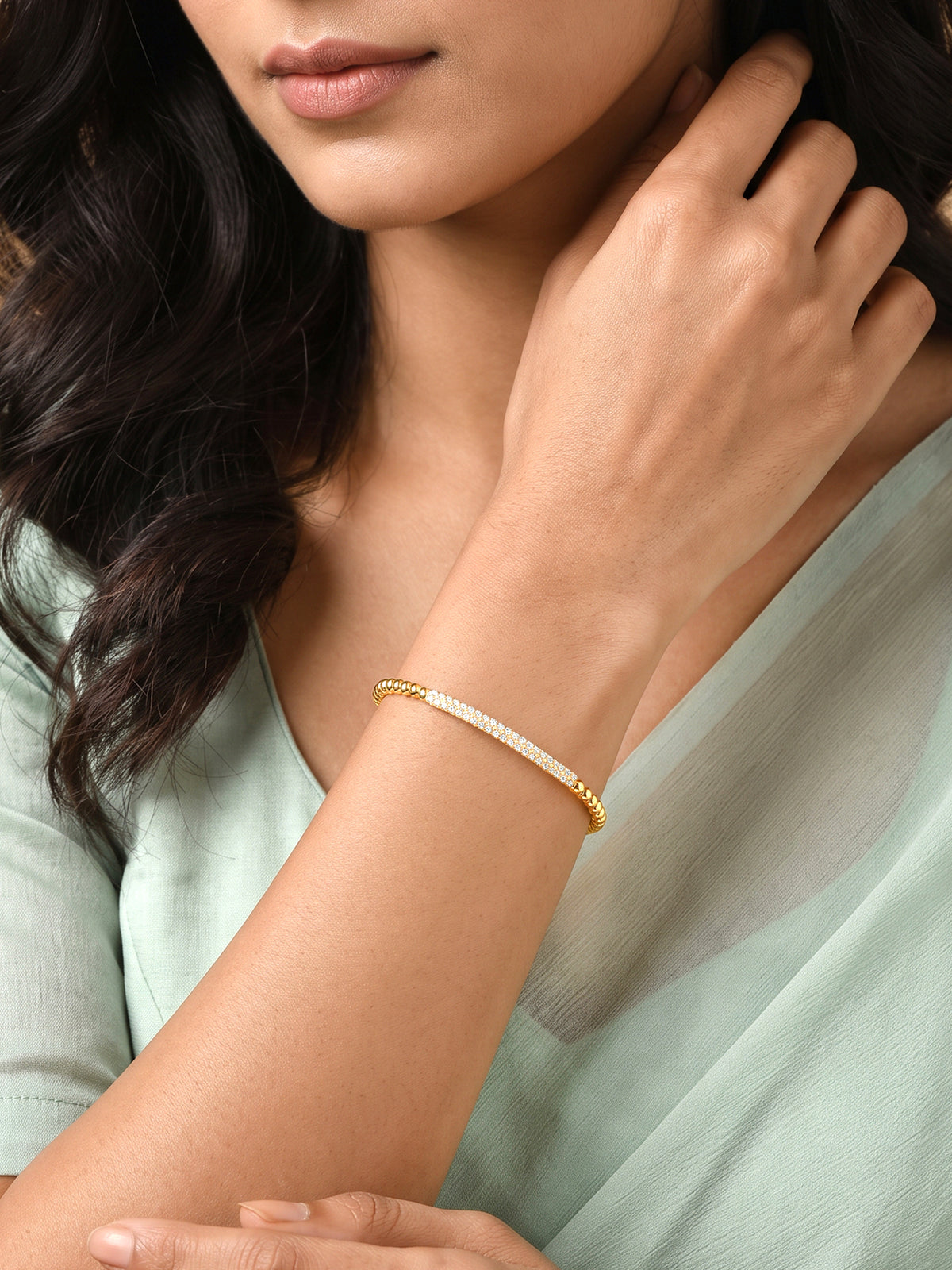 Golden Noemi Cuff Bracelet