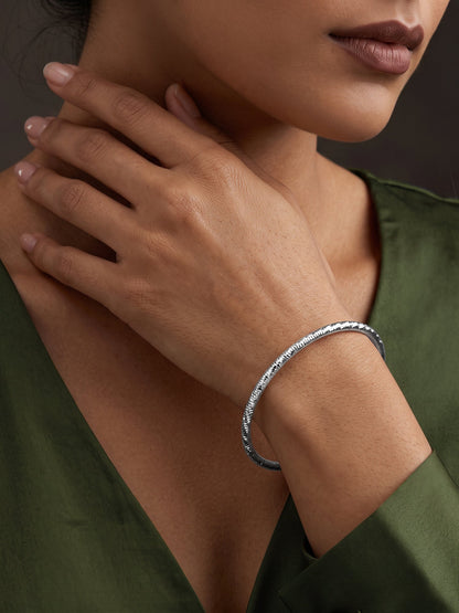 Silver Grace Shine Bangle (Size 2.6)