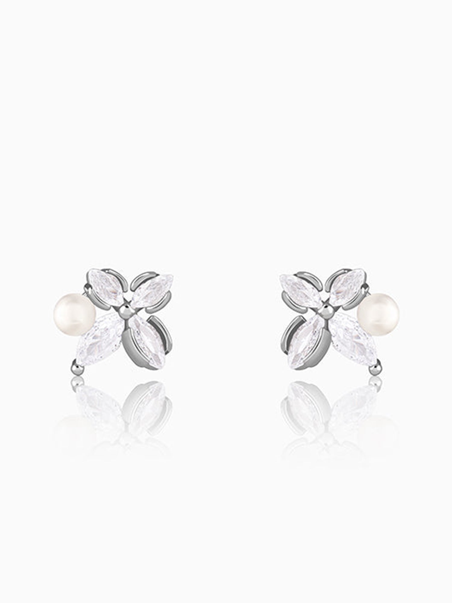 Silver Gleaming Floral Earrings