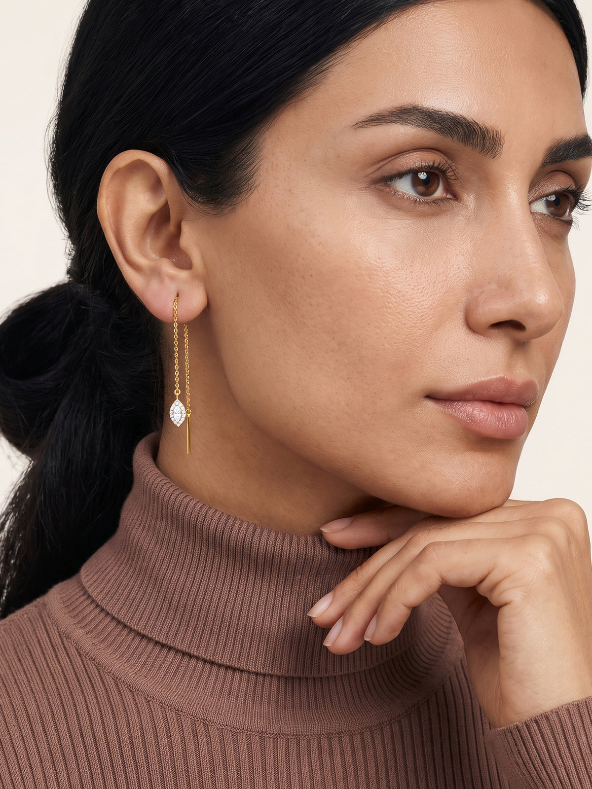 Golden Avelora Sui Dhaga Earrings