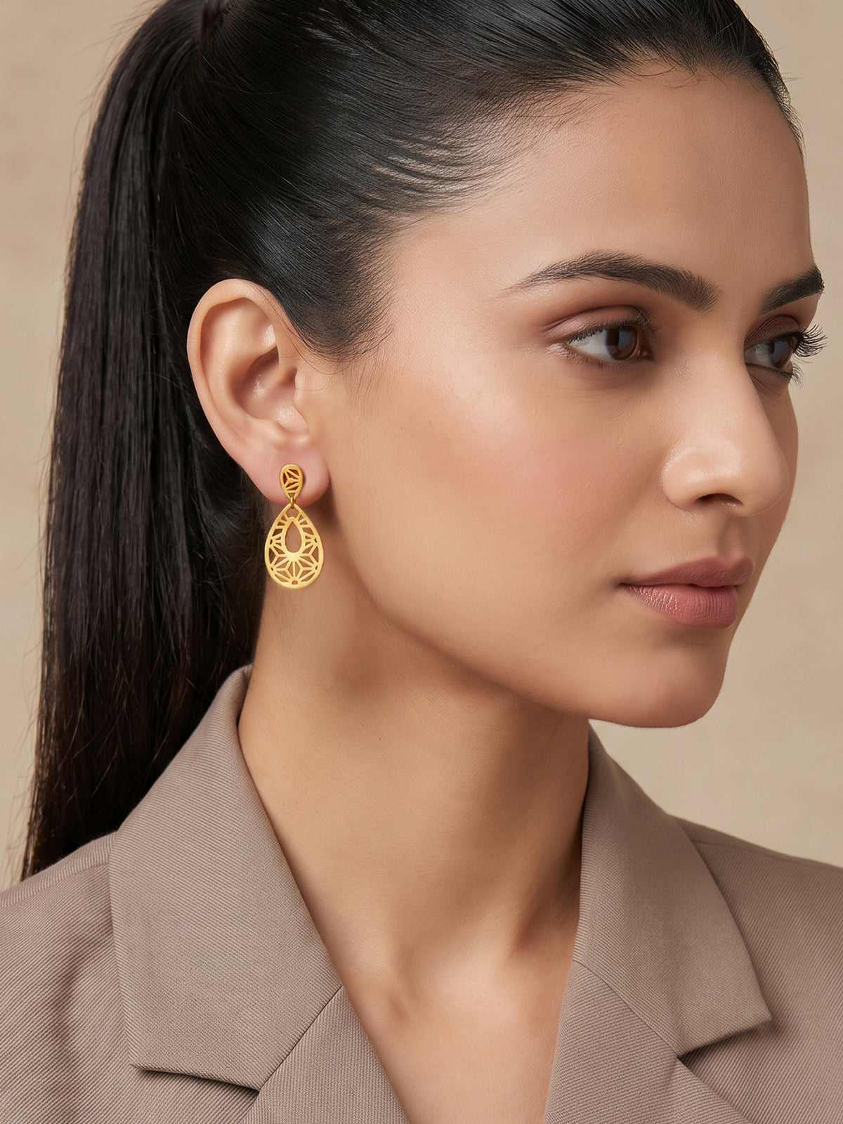 Golden Elarienne Earrings