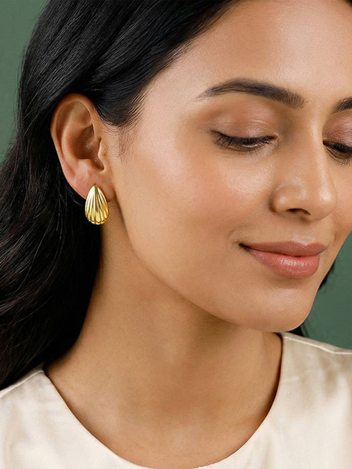 Golden Riva Stud Earrings