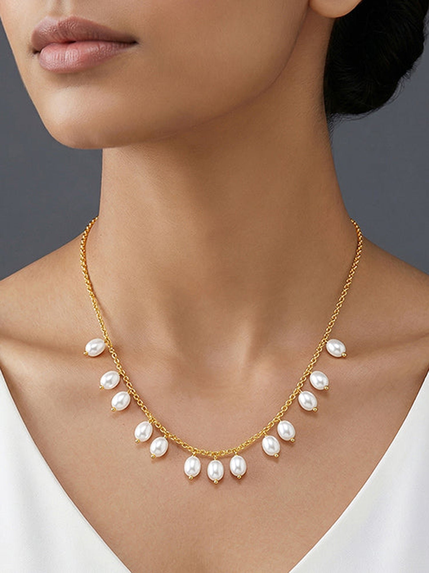 Golden Agnes Pearl Necklace