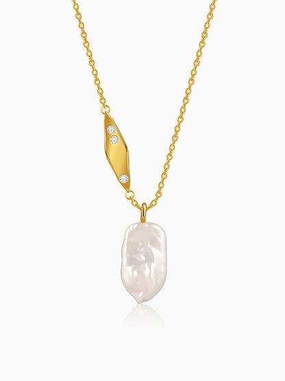 Golden Emilia Pearl Necklace
