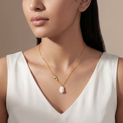 Golden Emilia Pearl Necklace
