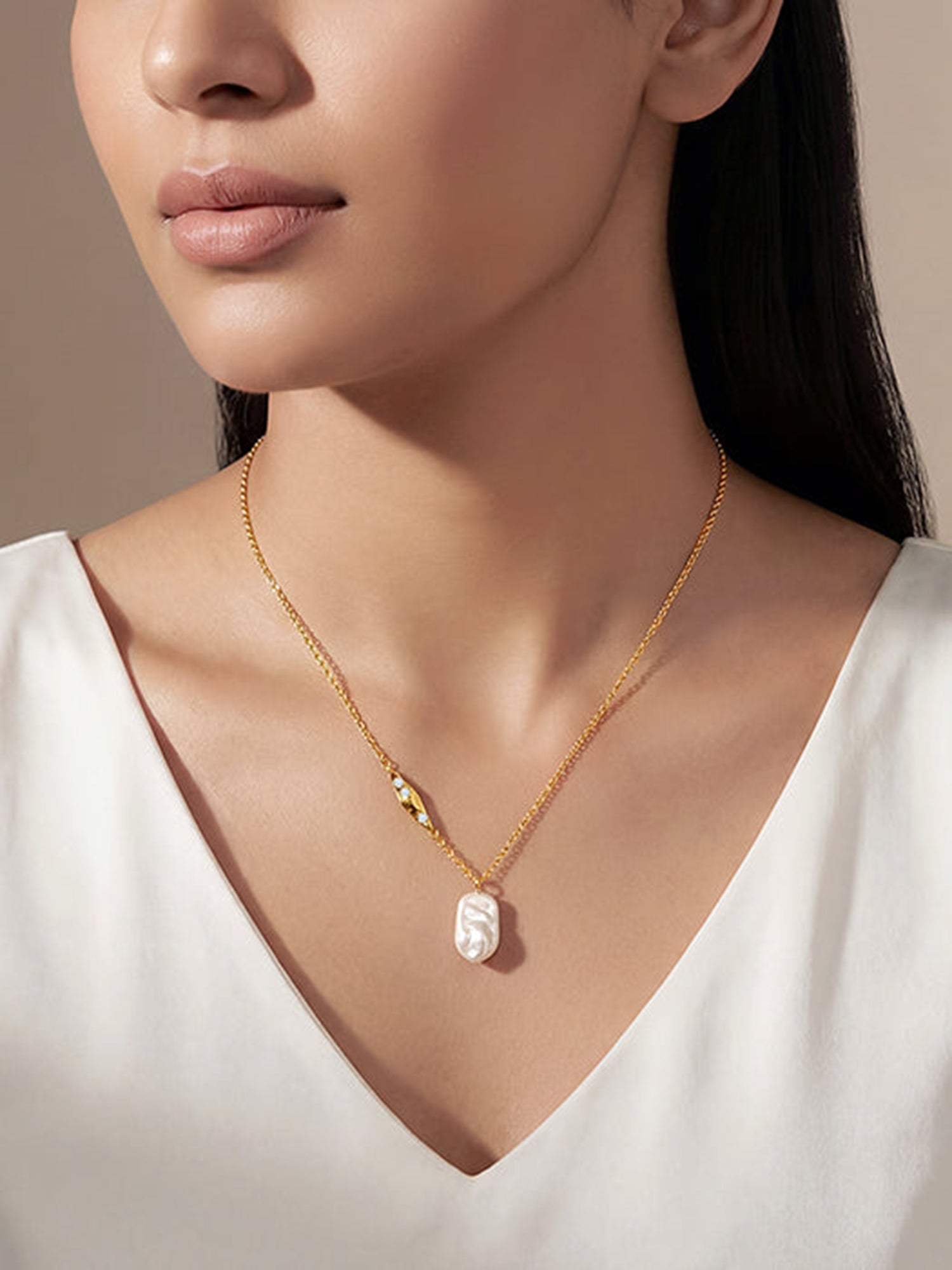Golden Emilia Pearl Necklace