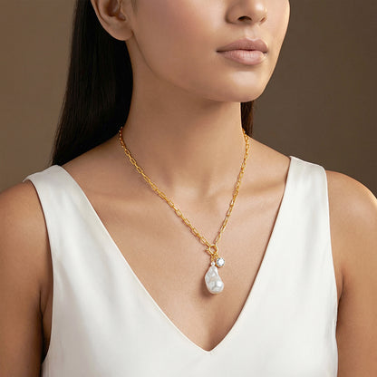 Golden Shailene Pearl Necklace