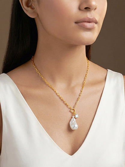 Golden Shailene Pearl Necklace