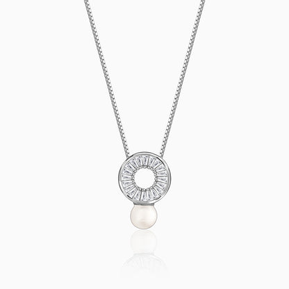 Silver Lizzie Pearl Necklace