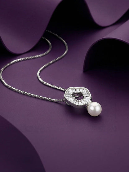 Silver Lizzie Pearl Necklace