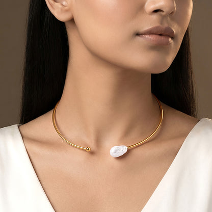 Golden Judy Pearl Necklace