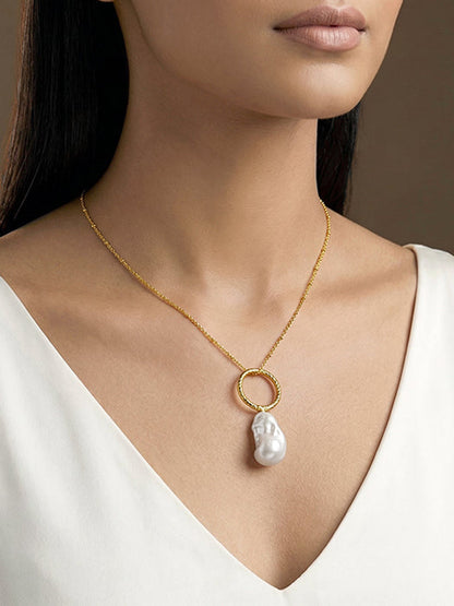 Golden Ava Pearl Pendant With Link Chain