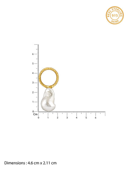 Golden Ava Pearl Pendant With Link Chain
