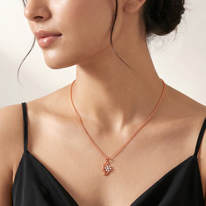 Rose Gold Snowflakes Pendant With Link Chain