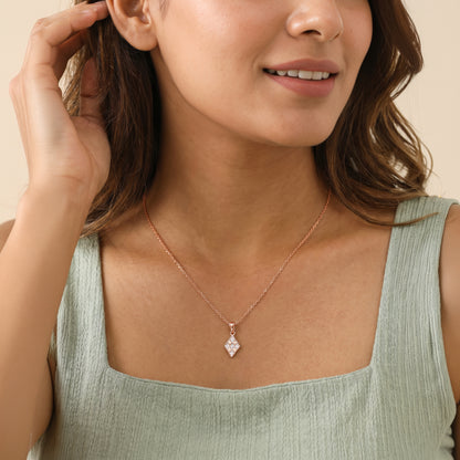 Rose Gold Noirisse Pendant with Link Chain