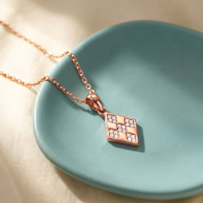 Rose Gold Noirisse Pendant with Link Chain