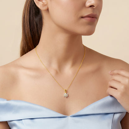 Golden Cutie Floral Pendant With Link Chain