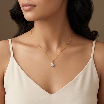 Golden Aurelia Lumina Pendant With Link Chain