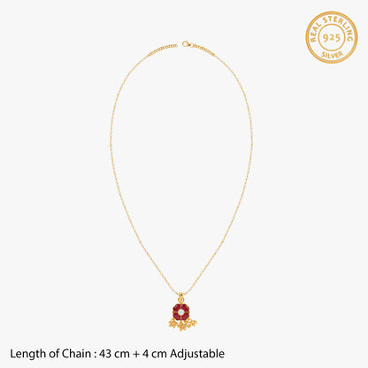 Golden Kavita Pendant With Link Chain