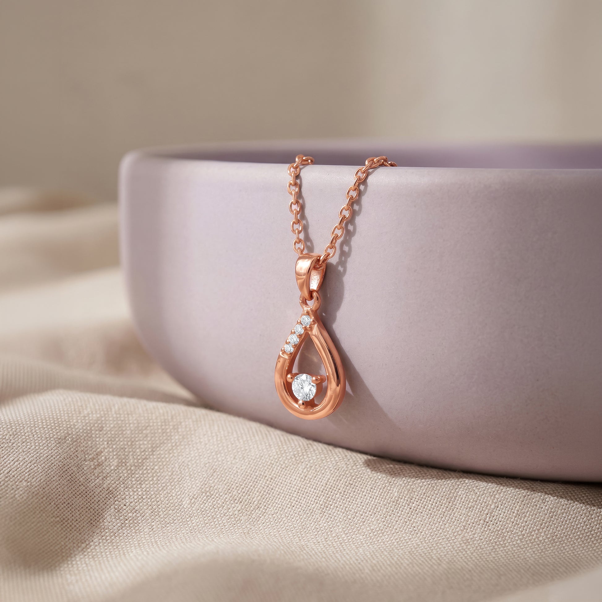 Rose Gold Calviera Pendant with Chain