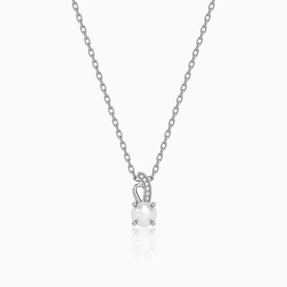 Silver Pretty Crest Pearl Pendant With Link Chain