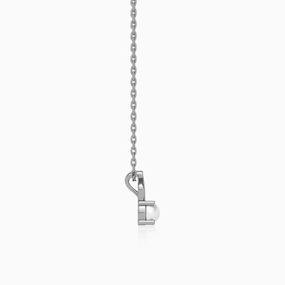 Silver Pretty Crest Pearl Pendant With Link Chain